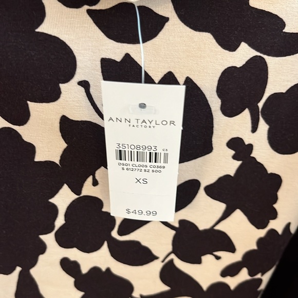 Ann Taylor blouse - Picture 3 of 4